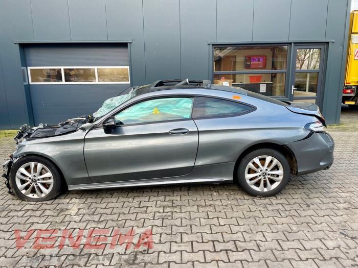 Mercedes C C-300 2.0 Turbo 16V Sloopvoertuig (2019, Metallic, Grijs)