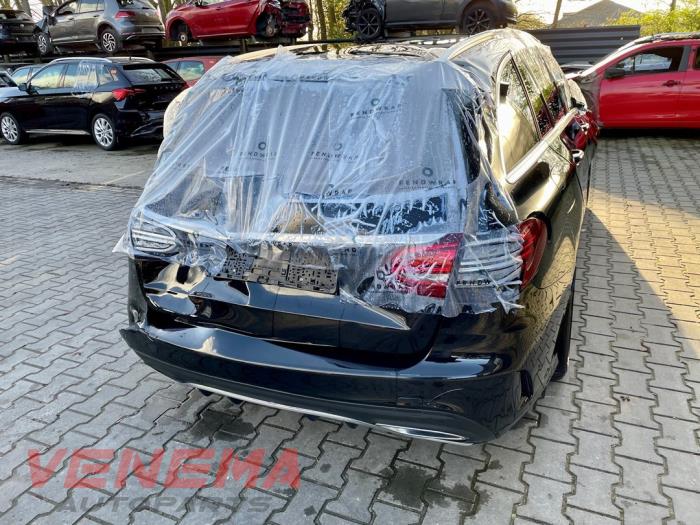 Mercedes C Estate C-300d 2.0 Turbo 16V Sloopvoertuig (2019, Zwart)