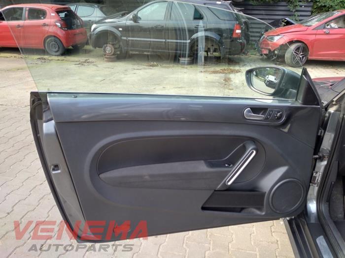 Volkswagen Beetle 1.6 TDI 16V Sloopvoertuig (2012, Metallic, Grijs)