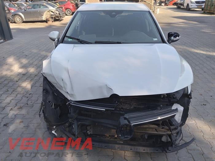 Volkswagen Golf VIII 1.0 eTSI 12V Sloopvoertuig (2022, Wit)