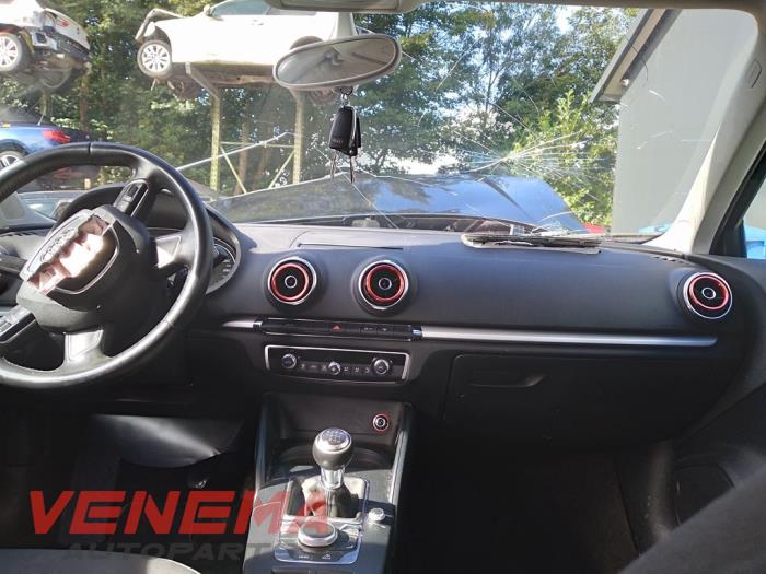 Audi A3 Sportback 1.6 TDI 16V Sloopvoertuig (2015, Metallic, Zwart)