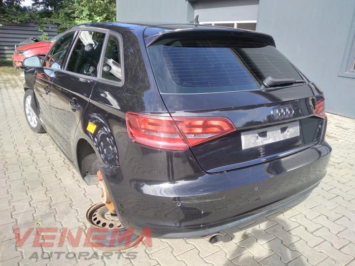 Audi A3 Sportback 1.6 TDI 16V Sloopvoertuig (2015, Metallic, Zwart)