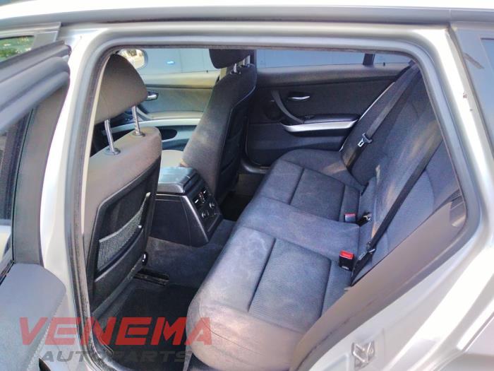 BMW 3 serie Touring 320i 16V Sloopvoertuig (2010, Metallic, Zilvergrijs)