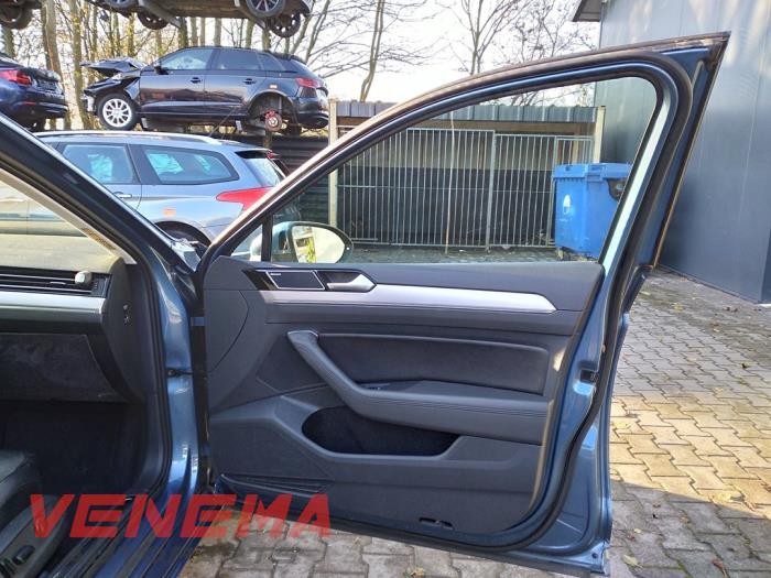 Volkswagen Passat 2.0 TDI 16V 150 Sloopvoertuig (2016, Metallic, Licht, Blauw)