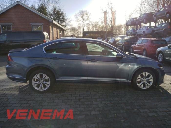 Volkswagen Passat 2.0 TDI 16V 150 Sloopvoertuig (2016, Metallic, Licht, Blauw)