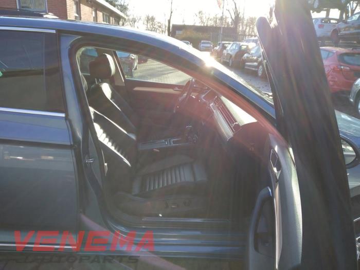 Volkswagen Passat 2.0 TDI 16V 150 Sloopvoertuig (2016, Metallic, Licht, Blauw)