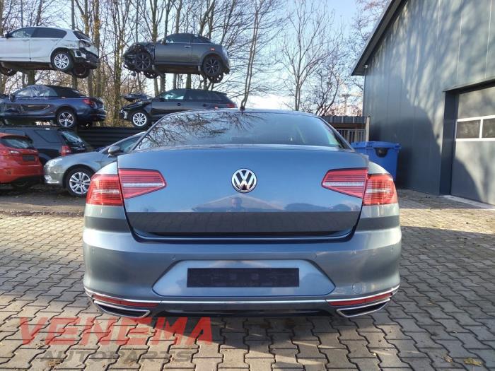 Volkswagen Passat 2.0 TDI 16V 150 Sloopvoertuig (2016, Metallic, Licht, Blauw)