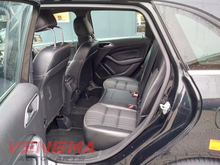 Mercedes B 1.6 B-180 BlueEFFICIENCY Turbo 16V Sloopvoertuig (2013, Metallic, Zwart)