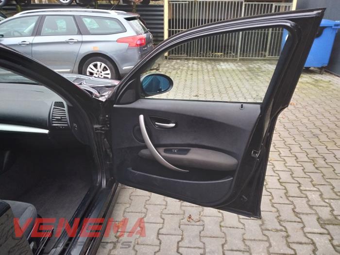 BMW 1 serie 116i 1.6 16V Sloopvoertuig (2006, Metallic, Zwart)