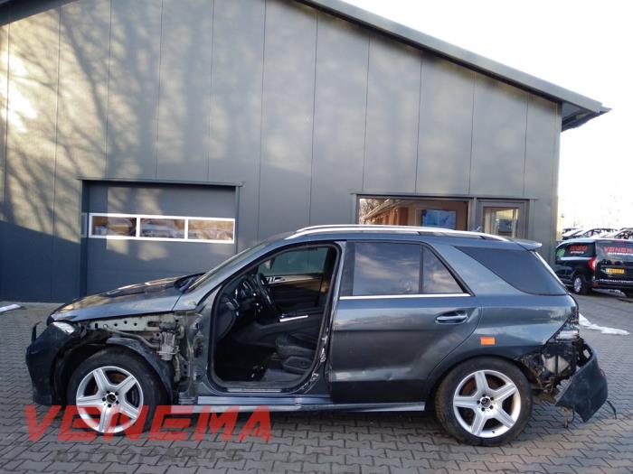 Mercedes ML III 3.0 ML-350 BlueTEC V6 24V 4-Matic Sloopvoertuig (2015, Grijs)