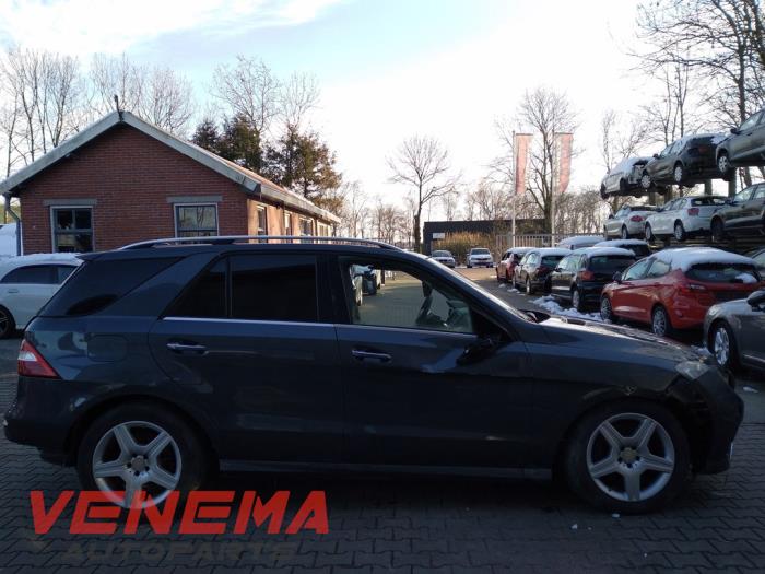 Mercedes ML III 3.0 ML-350 BlueTEC V6 24V 4-Matic Sloopvoertuig (2015, Grijs)
