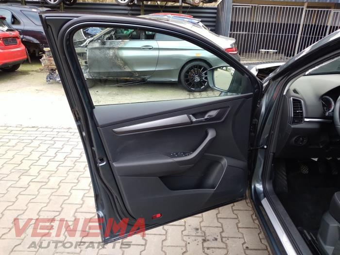 Skoda Karoq 1.0 TSI 12V Sloopvoertuig (2020, Grijs)