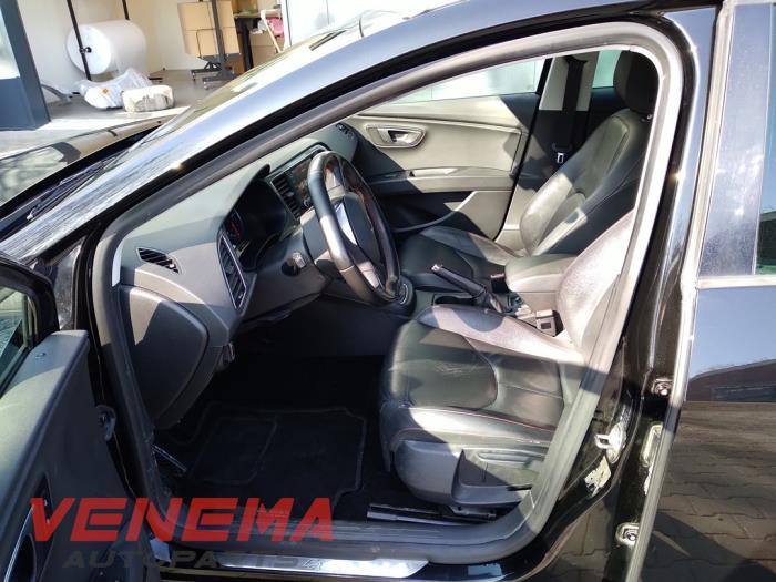 Seat Leon ST 2.0 TDI FR 16V Sloopvoertuig (2017, Metallic, Zwart)