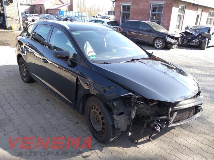Seat Leon ST 2.0 TDI FR 16V Sloopvoertuig (2017, Metallic, Zwart)