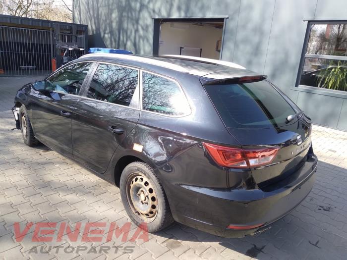 Seat Leon ST 2.0 TDI FR 16V Sloopvoertuig (2017, Metallic, Zwart)