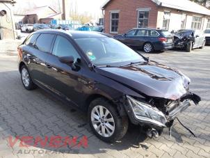 Seat Leon ST 1.6 TDI 16V Sloopvoertuig (2018, Metallic, Paars)
