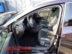 Seat Leon ST 1.6 TDI 16V Sloopvoertuig (2018, Metallic, Paars)