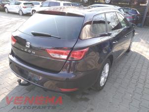 Seat Leon ST 1.6 TDI 16V Sloopvoertuig (2018, Metallic, Paars)