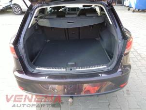 Seat Leon ST 1.6 TDI 16V Sloopvoertuig (2018, Metallic, Paars)