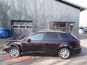 Seat Leon ST 1.6 TDI 16V Sloopvoertuig (2018, Metallic, Paars)