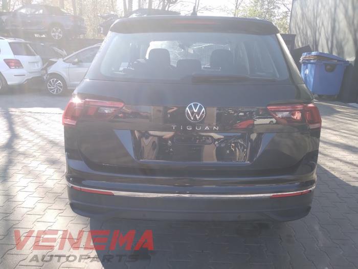 Volkswagen Tiguan 1.5 TSI 16V Evo BlueMotion Technology Sloopvoertuig (2023, Zwart)