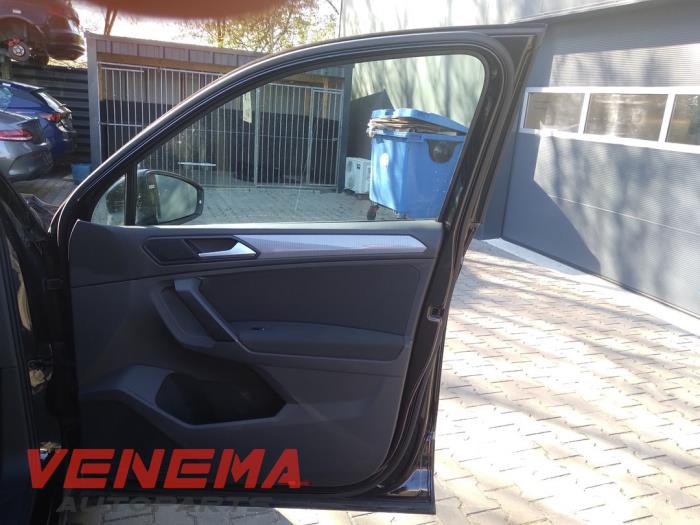 Volkswagen Tiguan 1.5 TSI 16V Evo BlueMotion Technology Sloopvoertuig (2023, Zwart)