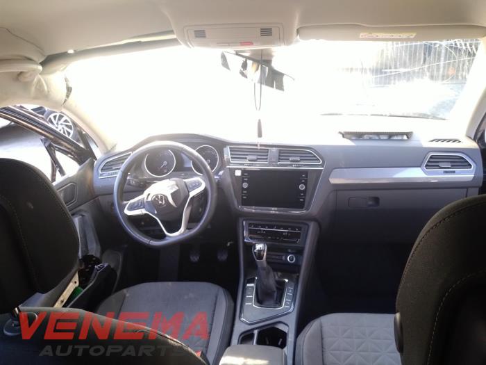 Volkswagen Tiguan 1.5 TSI 16V Evo BlueMotion Technology Sloopvoertuig (2023, Zwart)