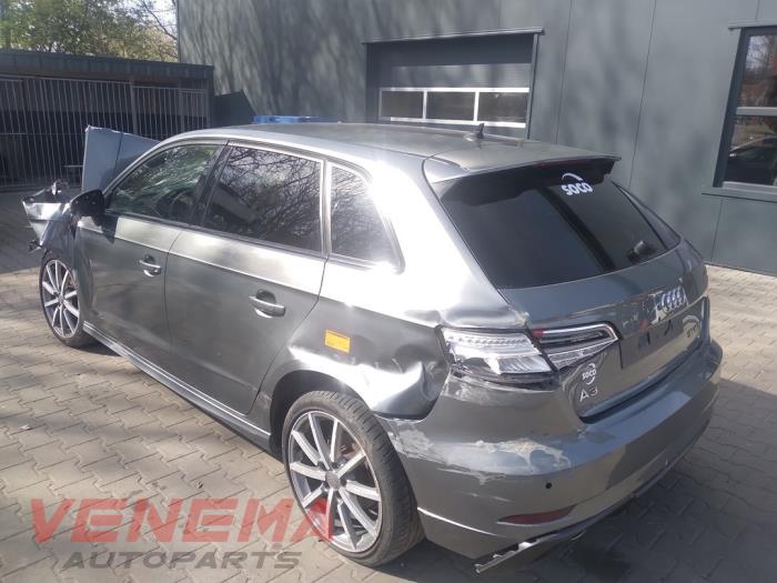 Audi A3 Sportback 1.5 35 TFSI 16V Sloopvoertuig (2019, Metallic, Grijs)
