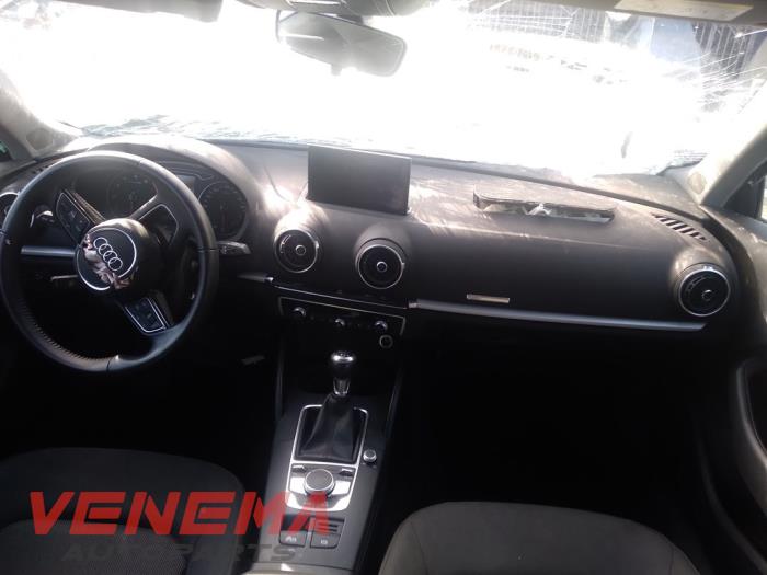 Audi A3 Sportback 1.5 35 TFSI 16V Sloopvoertuig (2019, Metallic, Grijs)