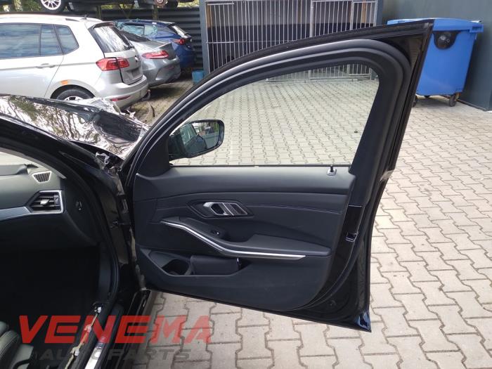 BMW 3 serie Touring 320e xDrive 2.0 TwinPower Turbo 16V Sloopvoertuig (2022, Zwart)