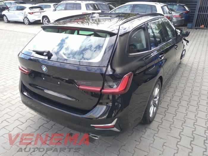 BMW 3 serie Touring 320e xDrive 2.0 TwinPower Turbo 16V Sloopvoertuig (2022, Zwart)