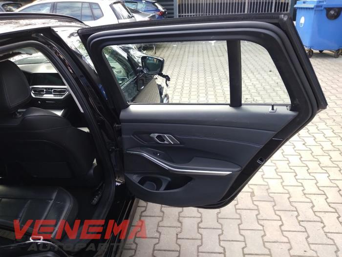 BMW 3 serie Touring 320e xDrive 2.0 TwinPower Turbo 16V Sloopvoertuig (2022, Zwart)