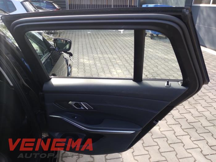 BMW 3 serie Touring 320e xDrive 2.0 TwinPower Turbo 16V Sloopvoertuig (2022, Zwart)