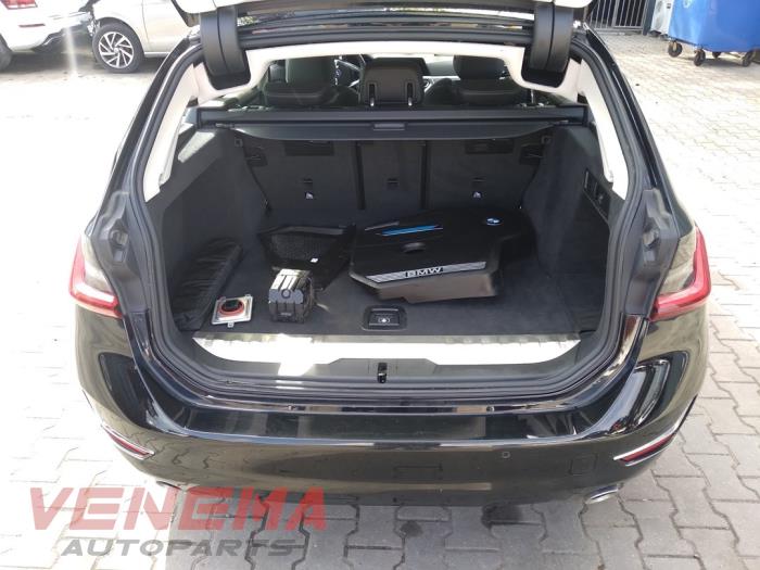 BMW 3 serie Touring 320e xDrive 2.0 TwinPower Turbo 16V Sloopvoertuig (2022, Zwart)
