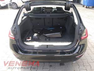 BMW 3 serie Touring 320e xDrive 2.0 TwinPower Turbo 16V Sloopvoertuig (2022, Zwart)