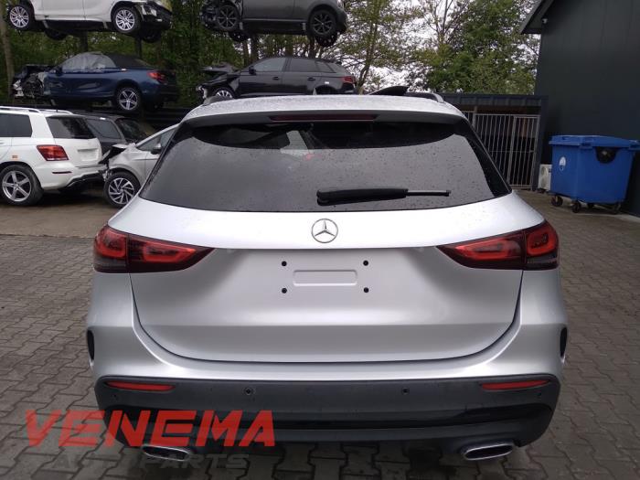 Mercedes GLA 1.3 200 Turbo 16V Sloopvoertuig (2022, Grijs)