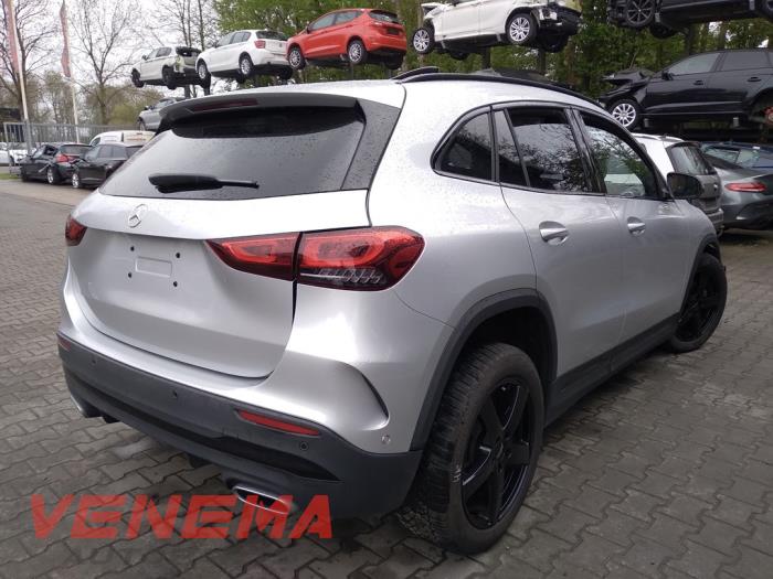 Mercedes GLA 1.3 200 Turbo 16V Sloopvoertuig (2022, Grijs)