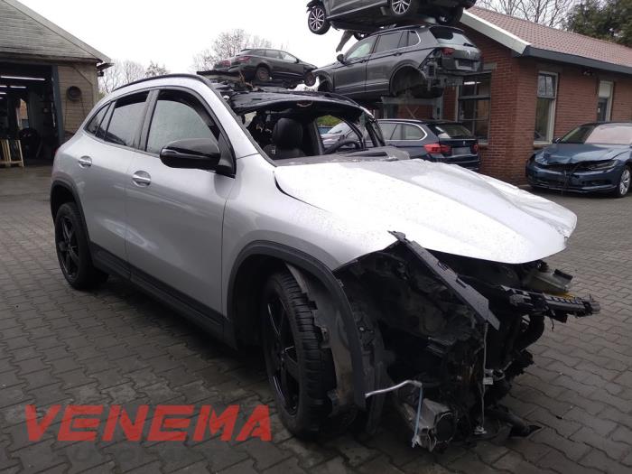 Mercedes GLA 1.3 200 Turbo 16V Sloopvoertuig (2022, Grijs)