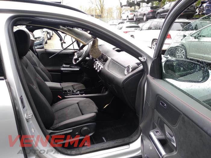 Mercedes GLA 1.3 200 Turbo 16V Sloopvoertuig (2022, Grijs)