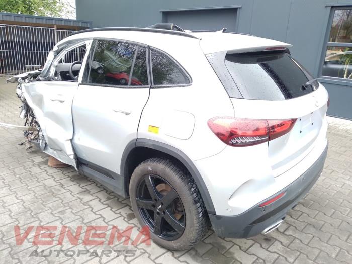 Mercedes GLA 1.3 200 Turbo 16V Sloopvoertuig (2022, Grijs)