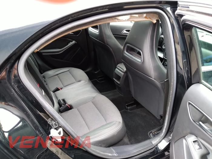 Mercedes A 1.5 A-180 CDI, A-180d 16V Sloopvoertuig (2015, Metallic, Zwart)