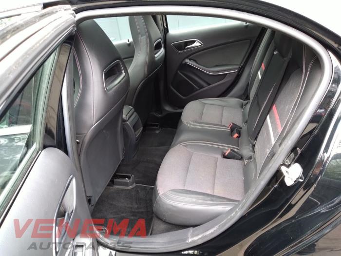 Mercedes A 1.5 A-180 CDI, A-180d 16V Sloopvoertuig (2015, Metallic, Zwart)