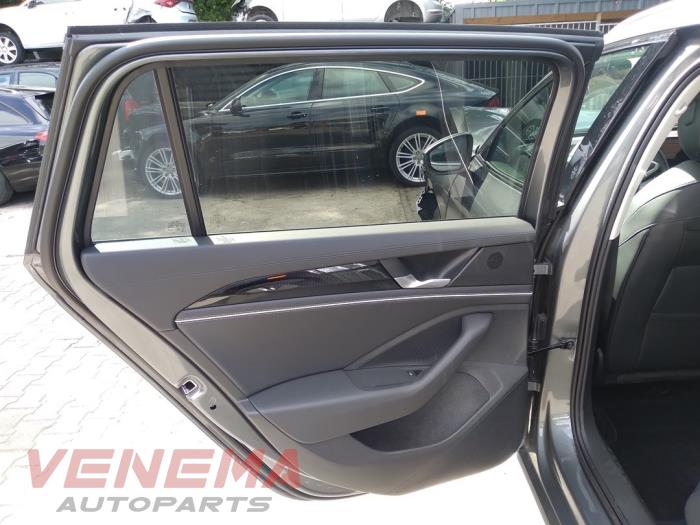 Volkswagen Passat Variant 2.0 TDI 16V Sloopvoertuig (2025, Grijs)