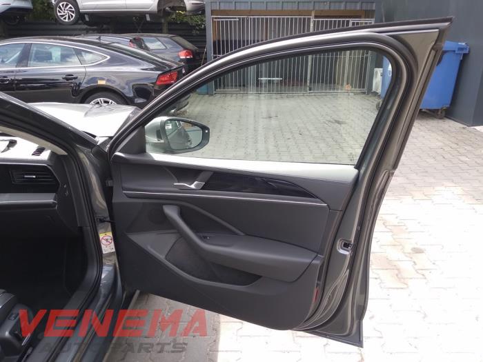 Volkswagen Passat Variant 2.0 TDI 16V Sloopvoertuig (2025, Grijs)