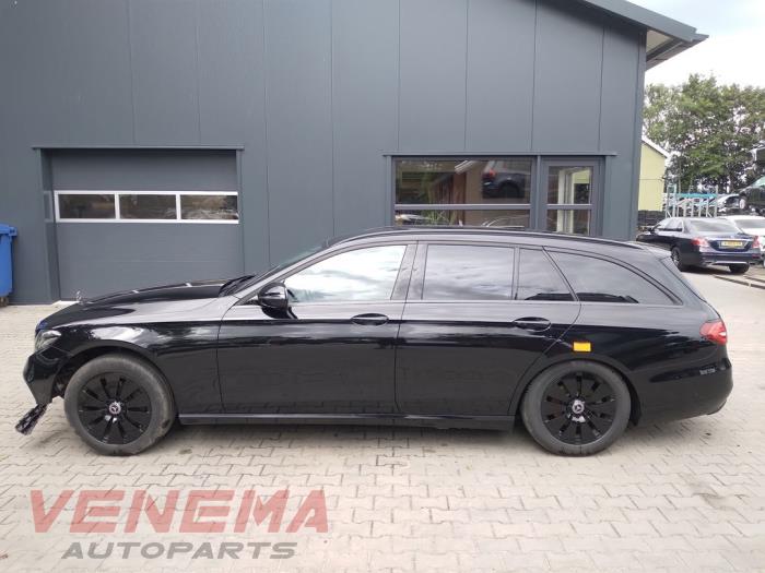 Mercedes E Estate E-220d 2.0 Turbo 16V Sloopvoertuig (2018, Zwart)