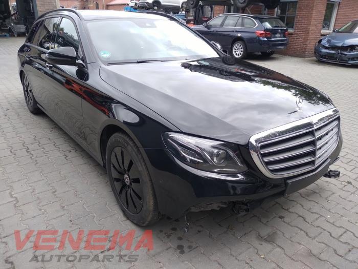 Mercedes E Estate E-220d 2.0 Turbo 16V Sloopvoertuig (2018, Zwart)