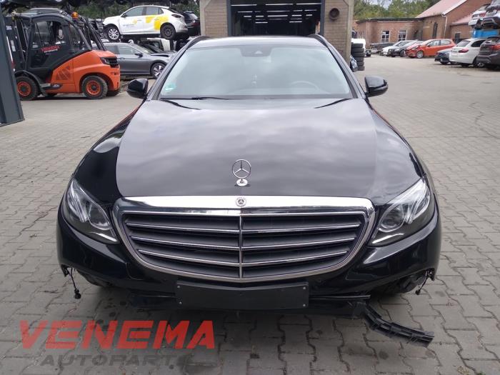 Mercedes E Estate E-220d 2.0 Turbo 16V Sloopvoertuig (2018, Zwart)