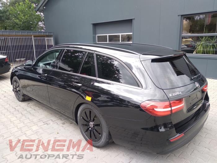 Mercedes E Estate E-220d 2.0 Turbo 16V Sloopvoertuig (2018, Zwart)