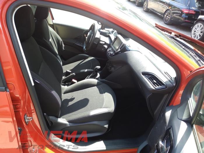 Peugeot 208 I 1.2 Vti 12V PureTech 82 Sloopvoertuig (2016, Metallic, Rood)