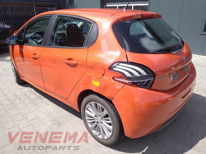Peugeot 208 I 1.2 Vti 12V PureTech 82 Sloopvoertuig (2016, Metallic, Rood)